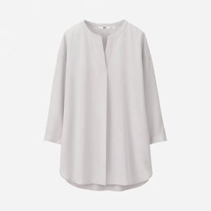 New Uniqlo Rayon Skipper Collar 3/4 Sleeve Blouse!